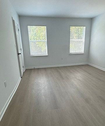 3rd image of 222 Mount Vernon Dr #B