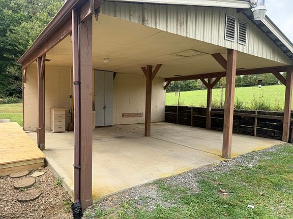 3rd image of 865 Mayberry Rd