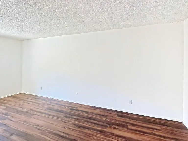 5090 N College Ave #109 — Photo 2