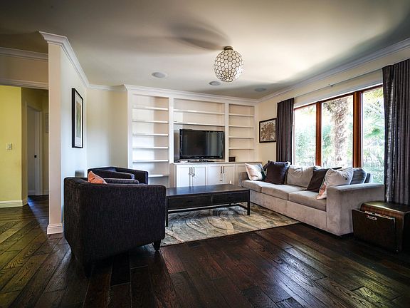 3rd image of 329 Laurel Ave