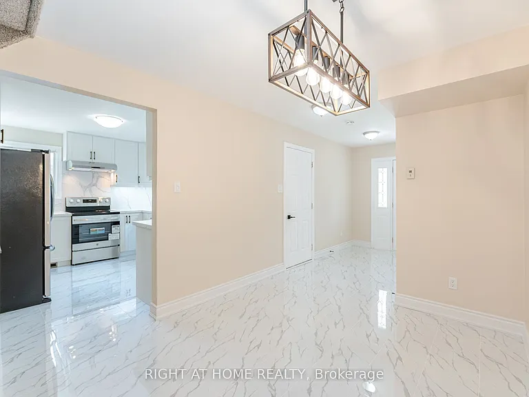 50 Albemarle St — Photo 8
