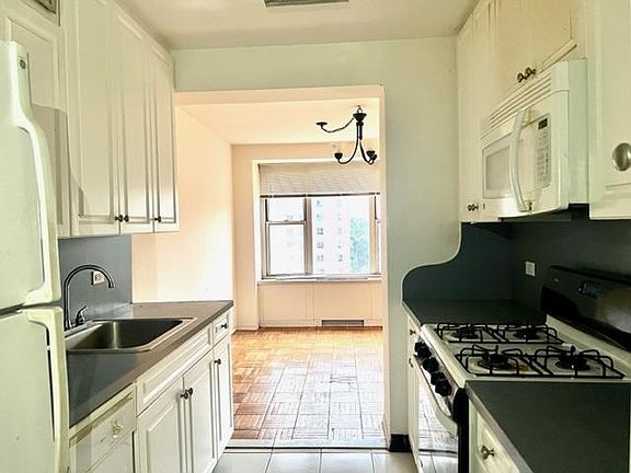 5th image of 67-00 192nd St Floor 4-6