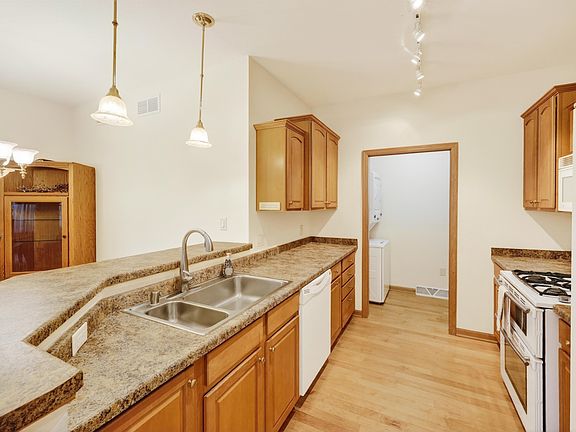 3rd image of 672 Clardell Dr