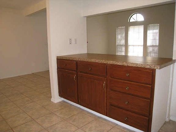 5th image of 2506 Lake Valley Dr
