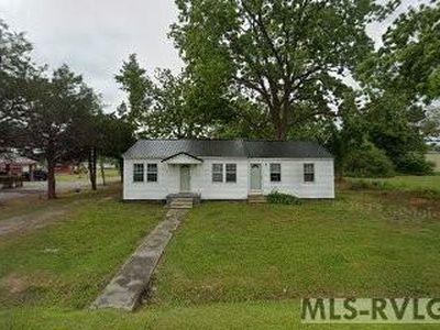 100 E Pine St, Winton, NC, 27986