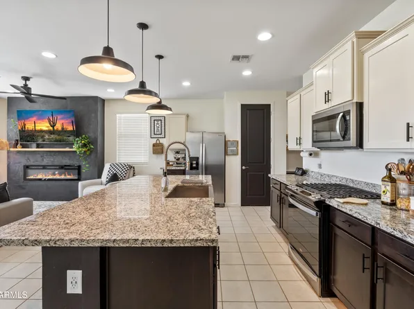 3297 E LUNA Drive, San Tan Valley, AZ 85143