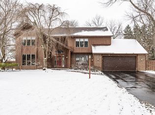 1 Forest Grove Ct, Penfield, NY 14526