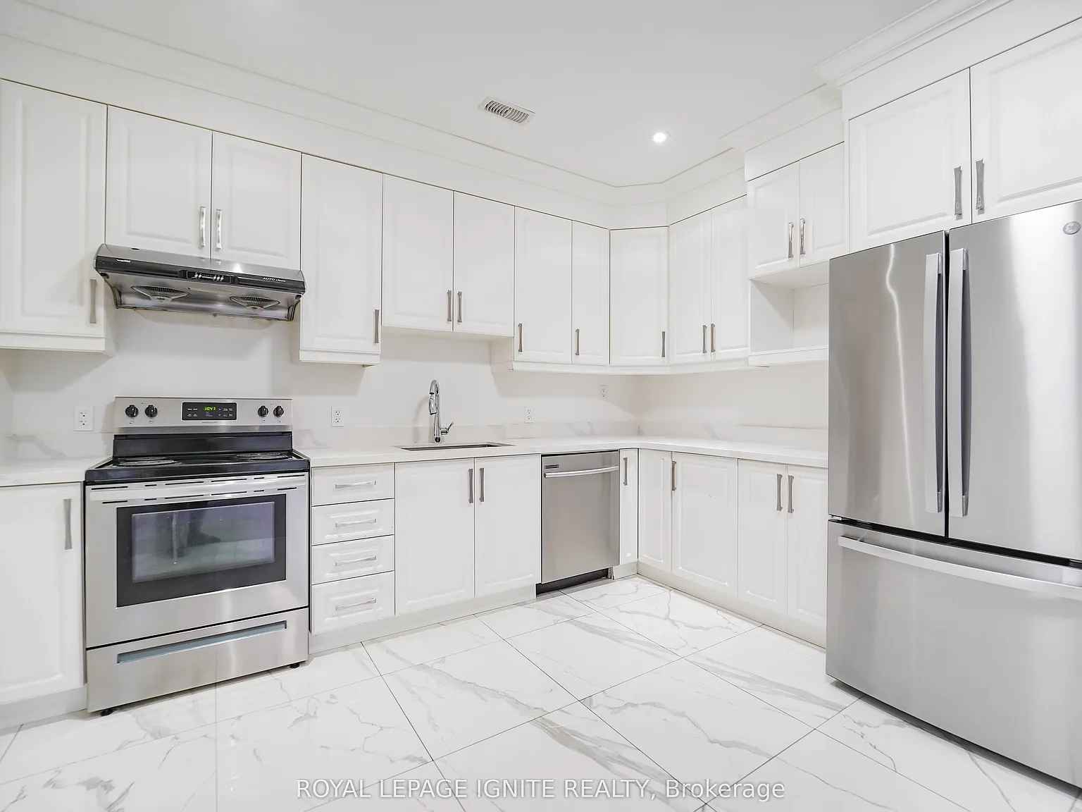 4 bed, $3,000 — Photo 2
