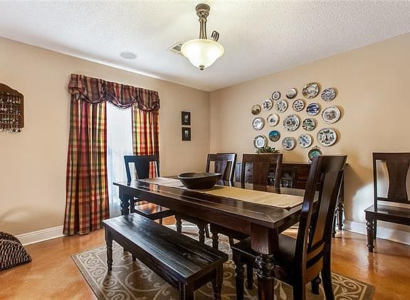4th image of 2309 Pelitere Dr