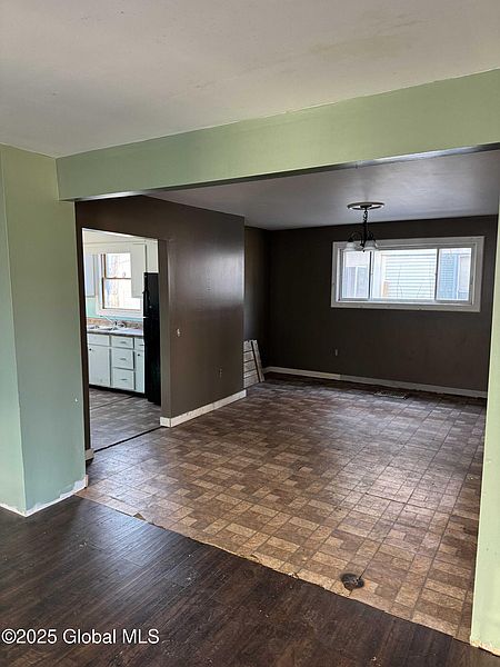 3rd image of 108 Oak Street