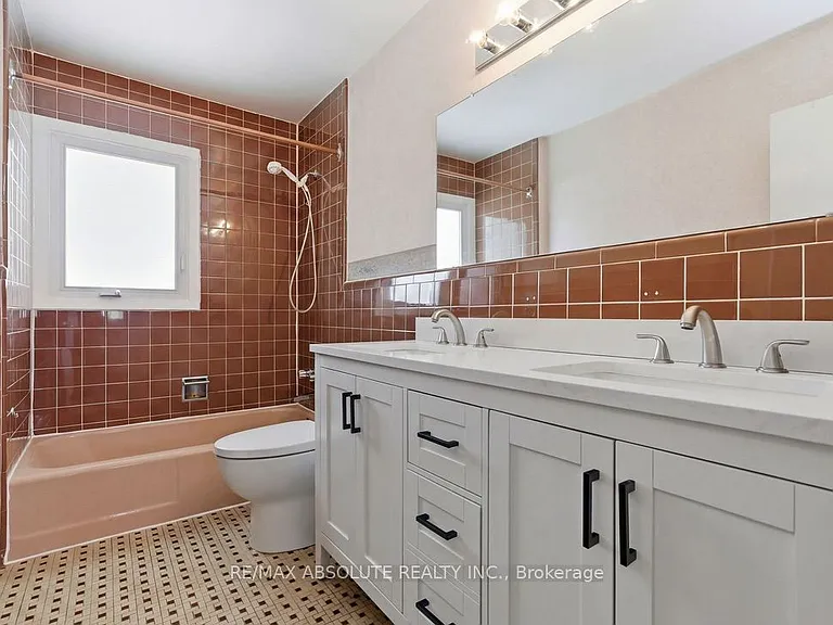 10 Elma St — Photo 11