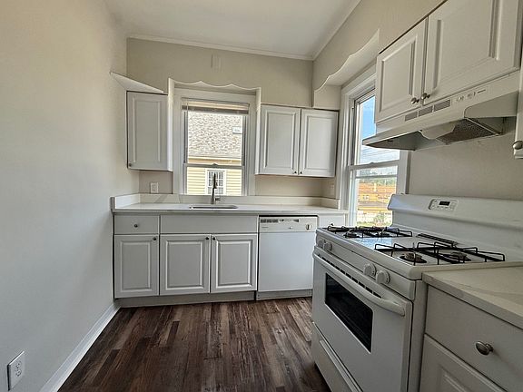 5th image of 82 W Main St Floor 2