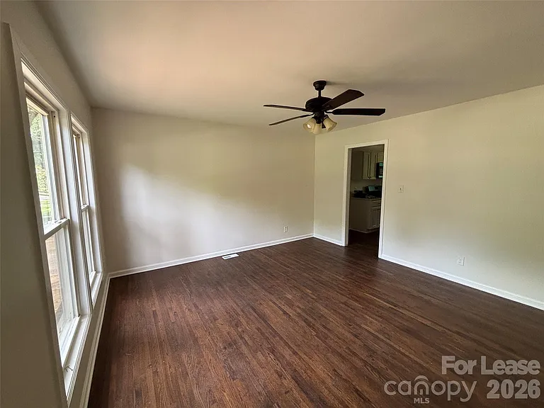 2627 Dora Dr — Photo 10
