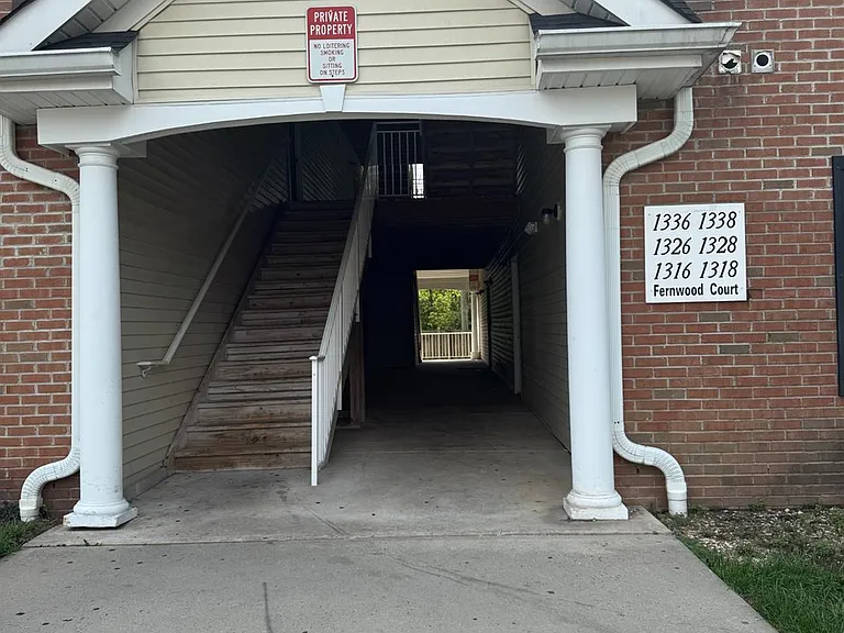 1325 Fernwood Ct — Photo 12