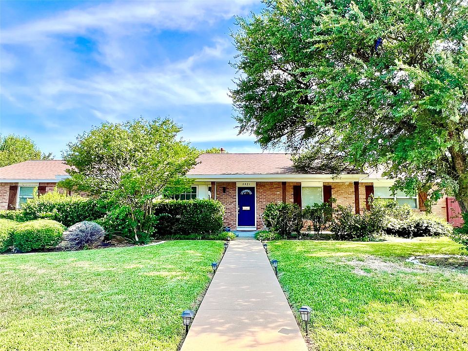 1st image of 3421 Dartmoor Dr