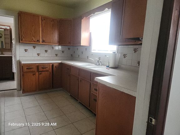 5th image of 819 S Jackson St