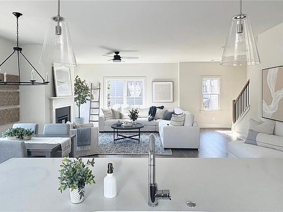 7th image of this home