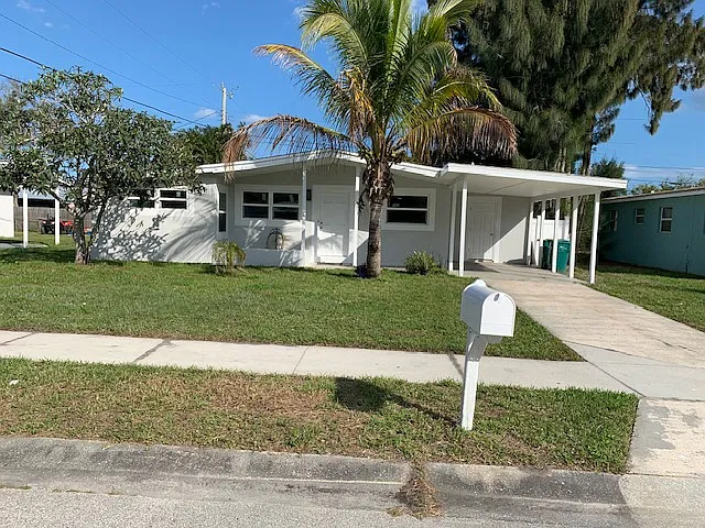 3 bed, 1.5 bath, 1054 sqft, $1,850 — Photo 2