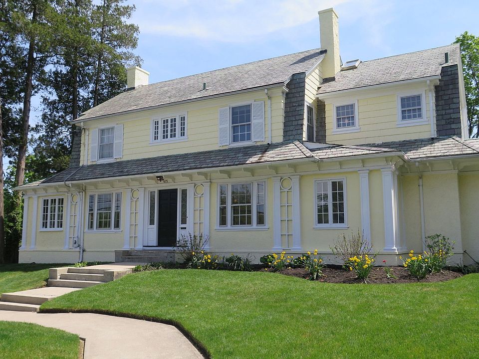 2nd image of 475 Rochambeau Ave
