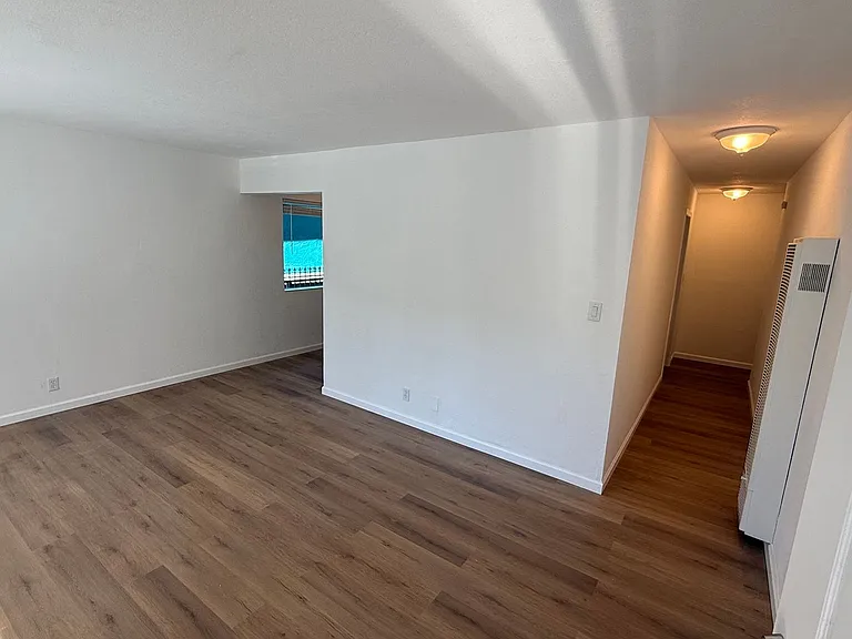 Willard Ave - 301 — Photo 24