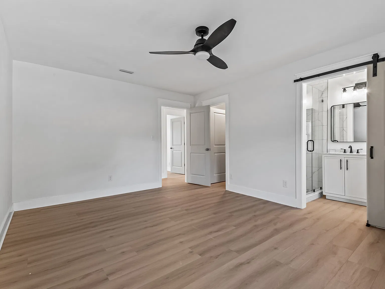 15220 Sunray Rd — Photo 2