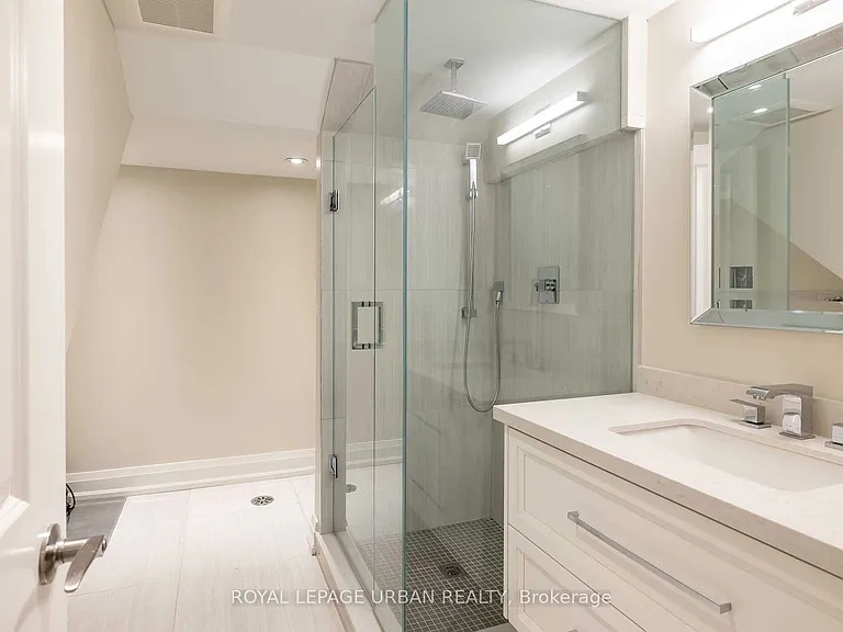 70 Parkview Hill Cres — Photo 30