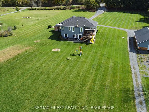 2nd image of 923 Maple Rd