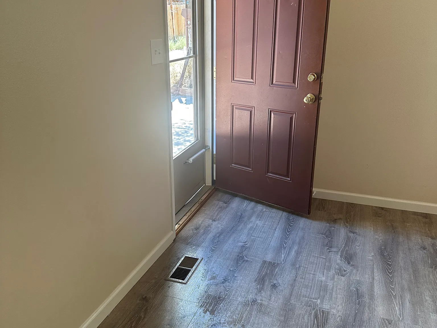 2 bed, 750 sqft, $1,100 — Photo 3