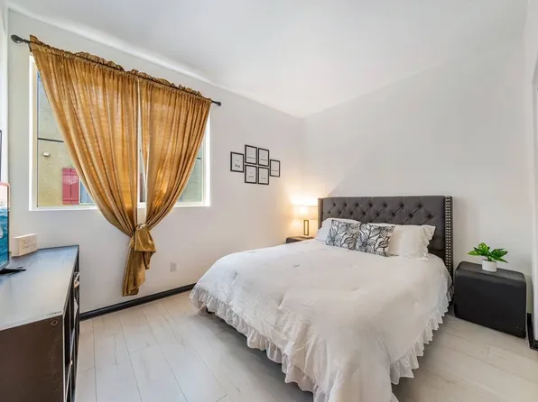7225 N Cedar Rd, Van Nuys, CA