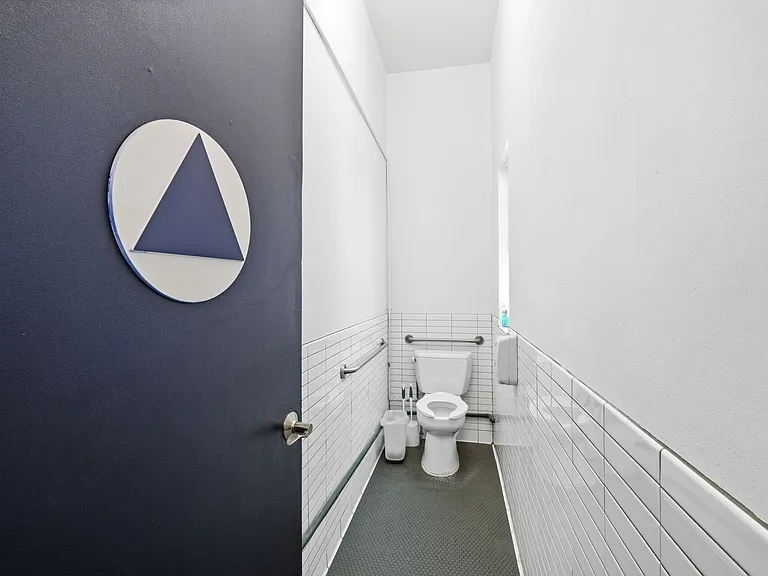 706 Kearny St #127 — Photo 16