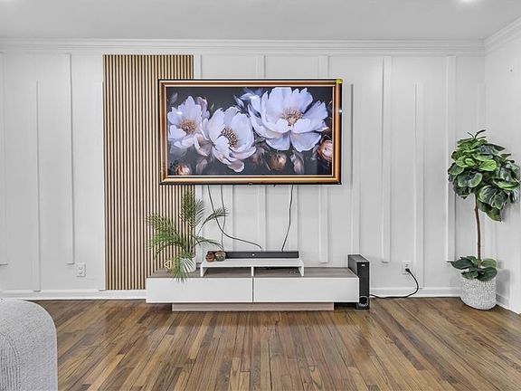 3rd image of 1063 Mountain View Rd NW