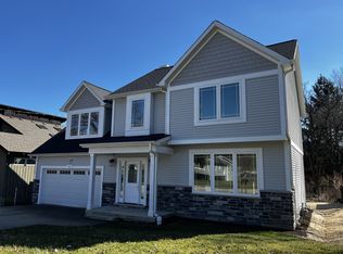 1951 Curtiss St, Downers Grove, IL 60515