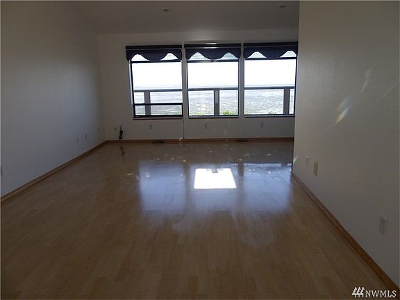 5th image of 154 Sunrise Ave SE
