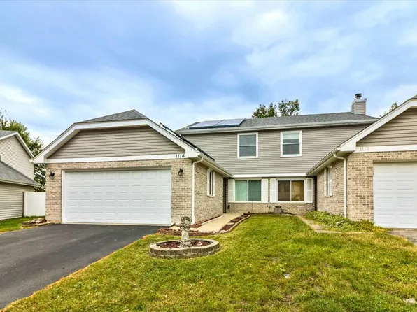 1114 Brunswick Ln, Aurora, IL 60504