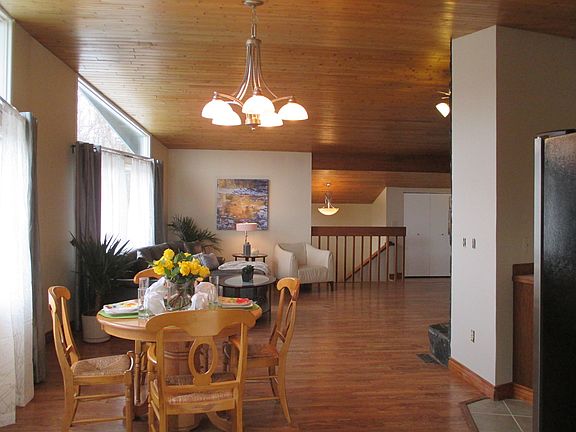 Dining/living room