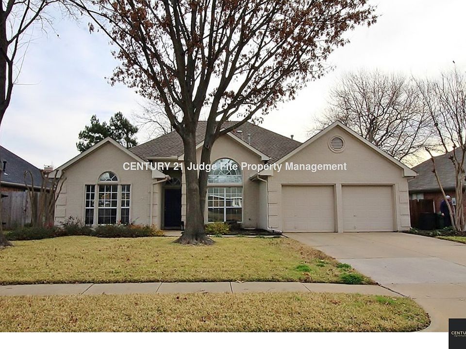 1st image of 1733 Parkwood Dr