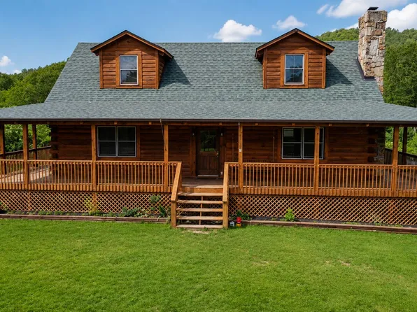 12155 Red Lick Rd, Irvine, KY 40336