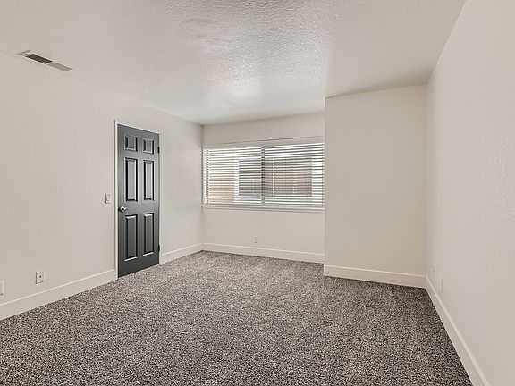 3rd image of 910 W Phillips St #67ade4143
