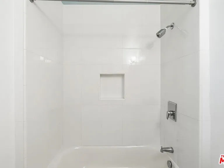 2752 Guirado St — Photo 24