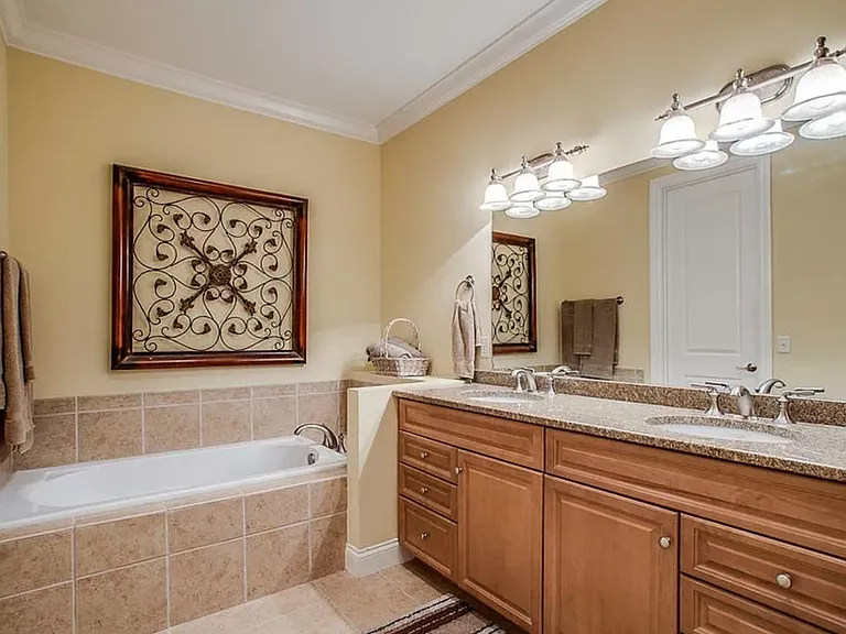 1013 Cumberland Park Dr — Photo 14