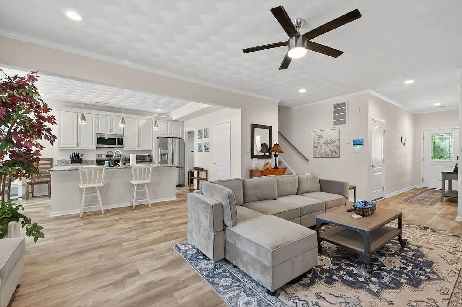 4 bed, 3.0 bath, $3,097 — Photo 2