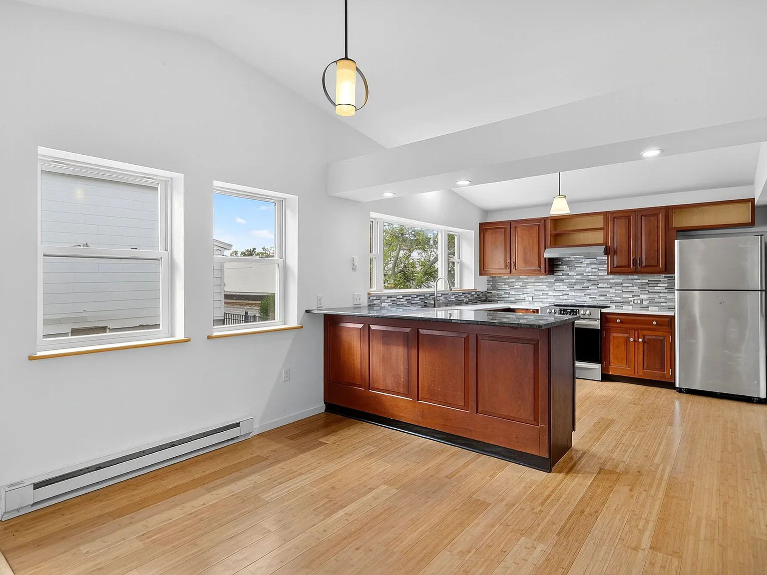 1 bed, 1.5 bath, 1574 sqft, $1,995 — Photo 4