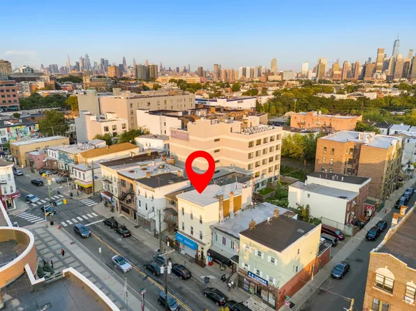 372 Summit Avenue image 22 of 31