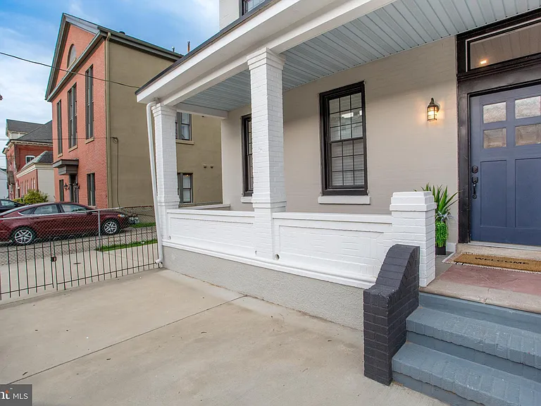 327 Wood St — Photo 74