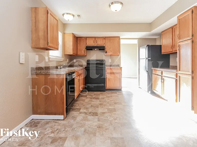 1820 Long Lake Dr — Photo 8
