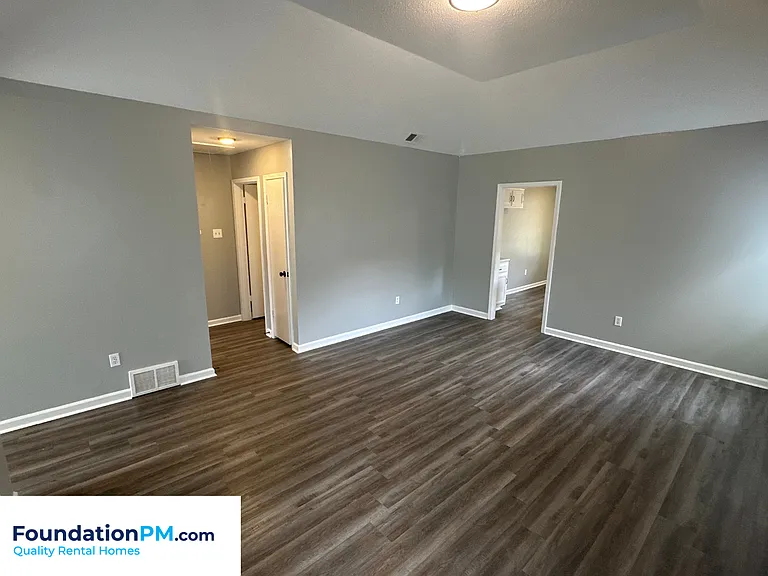 2293 Hometown Dr — Photo 10