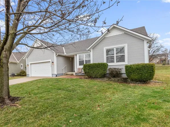 12636 S Clinton Ct, Olathe, KS 66061