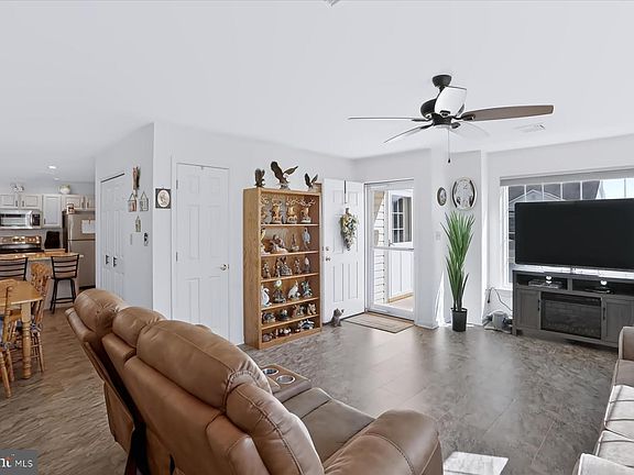 2nd image of 12 Grayson View Ct
