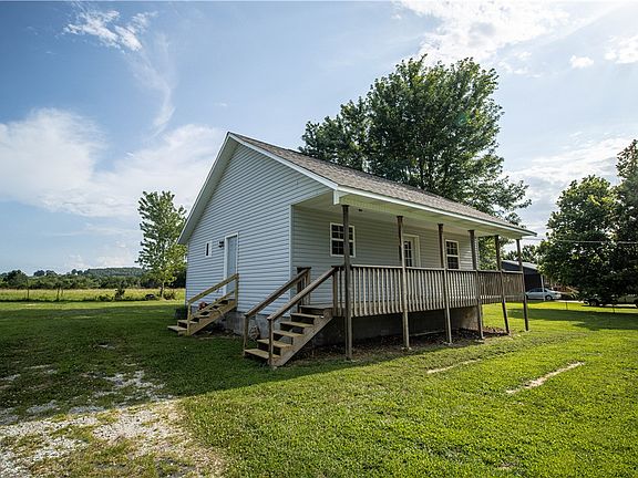 3rd image of 84 Nichols Dr