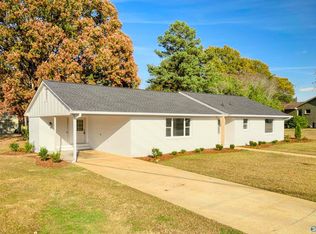 2112 Woodmont Dr SE, Decatur, AL 35601